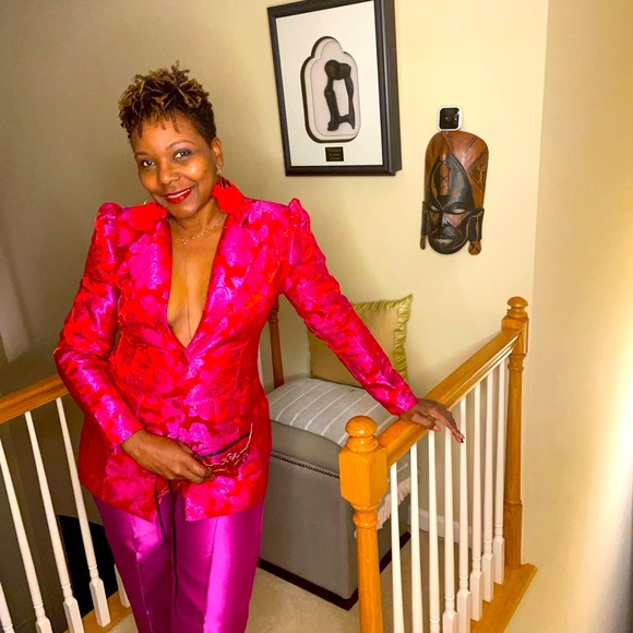 Meet your Posher, Dequanda - Picture 1 of 1